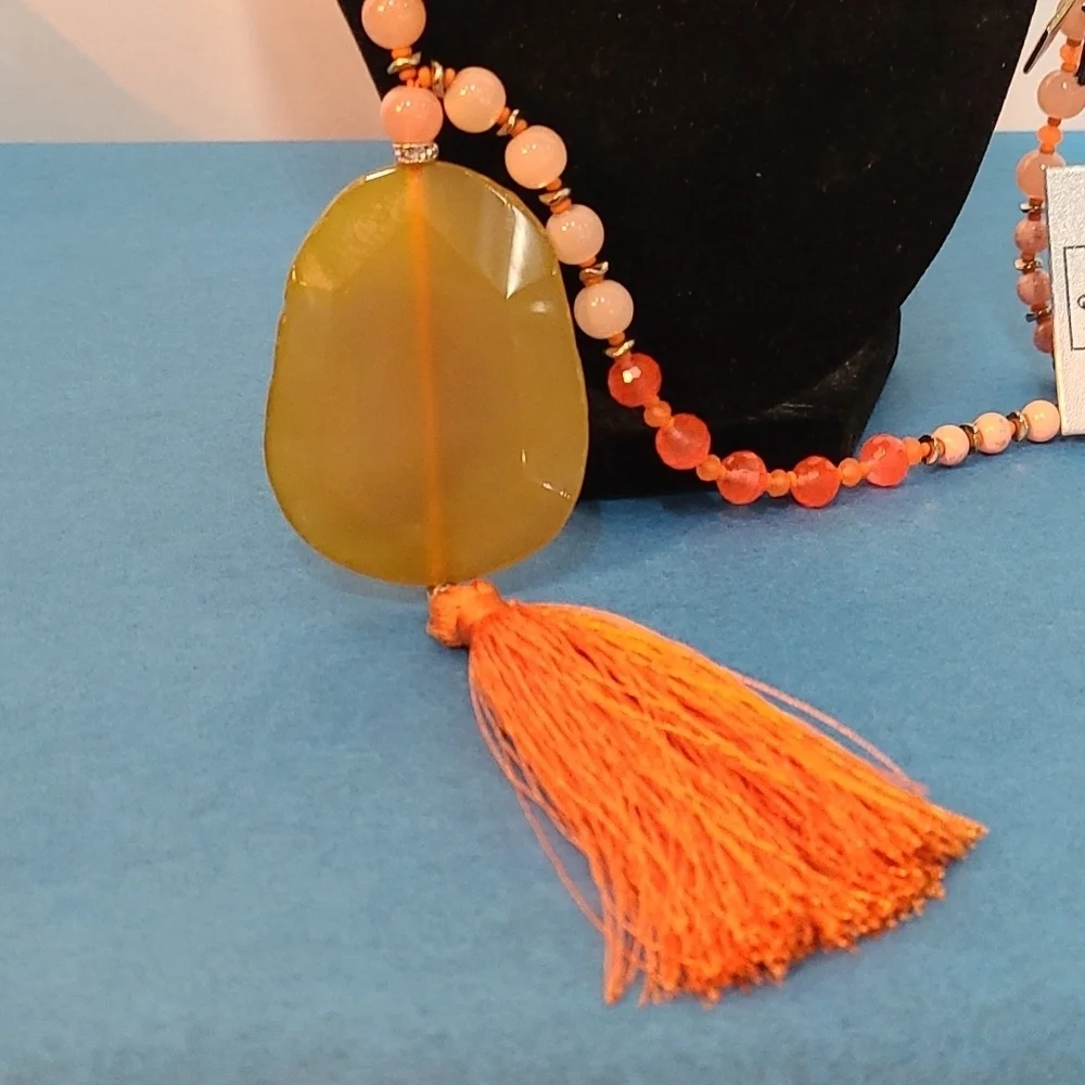 NWT Sequin Fashion Costume Necklace - Picture 2 of 10